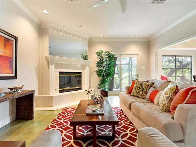 3911 Walnut Clay Dr