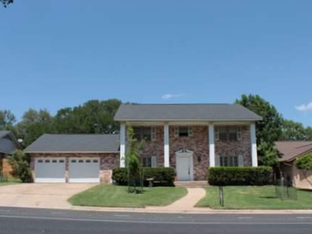 3912 Greystone Dr