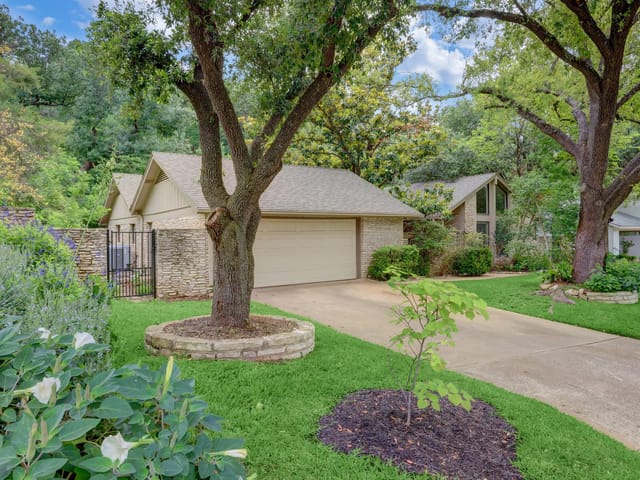 3912 Knollwood DR