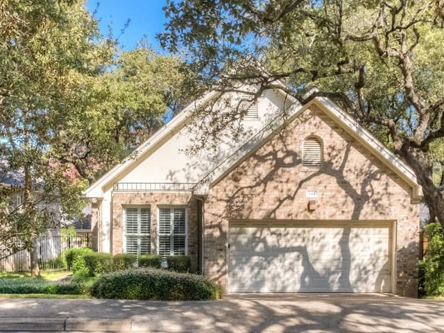 3912 Myrick DR