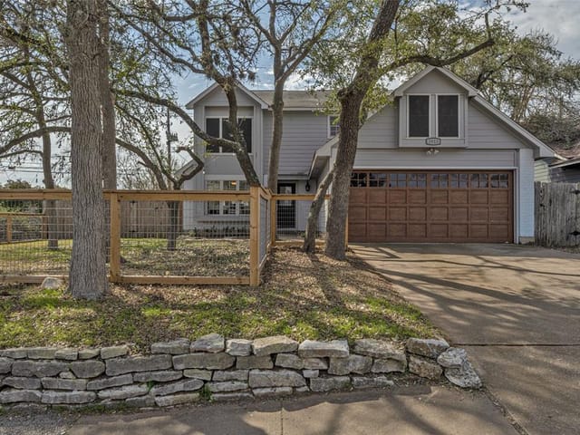 3913 Alexandria Dr