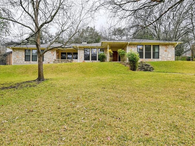 3913 Knollwood Dr