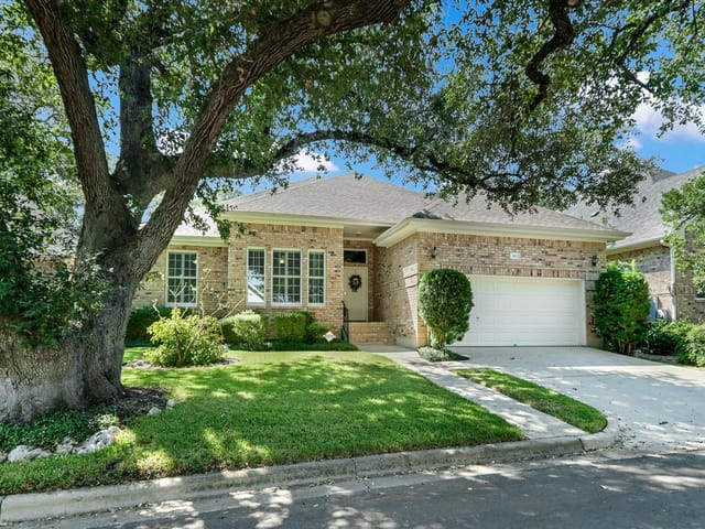 3913 Myrick DR