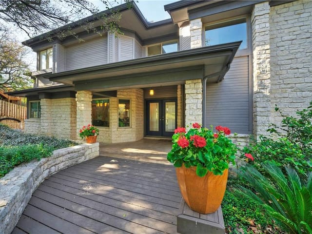 3913 Walnut Clay Dr
