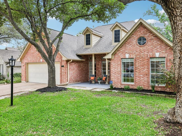 3917 Trout Dr