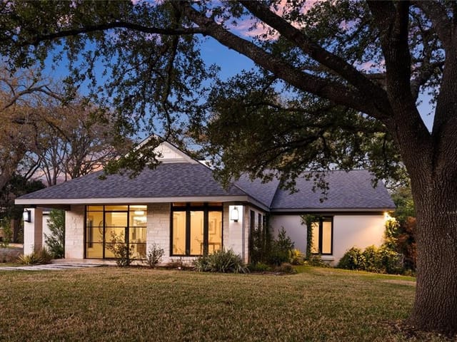 3919 Balcones Dr