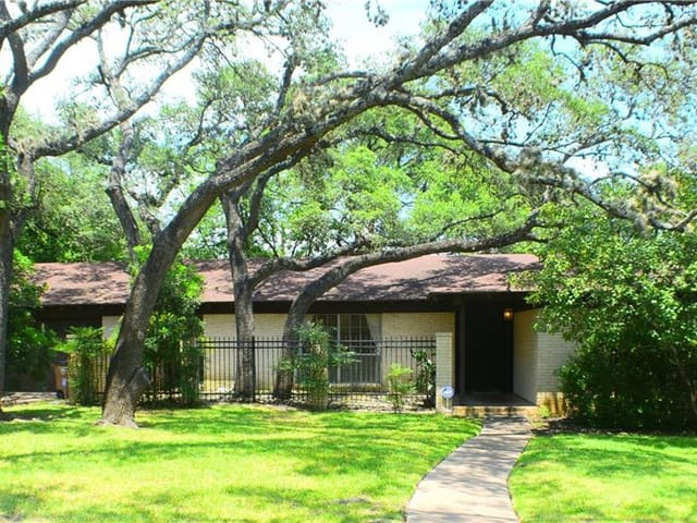 3920 Sierra Dr