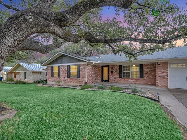 3921 Greystone DR