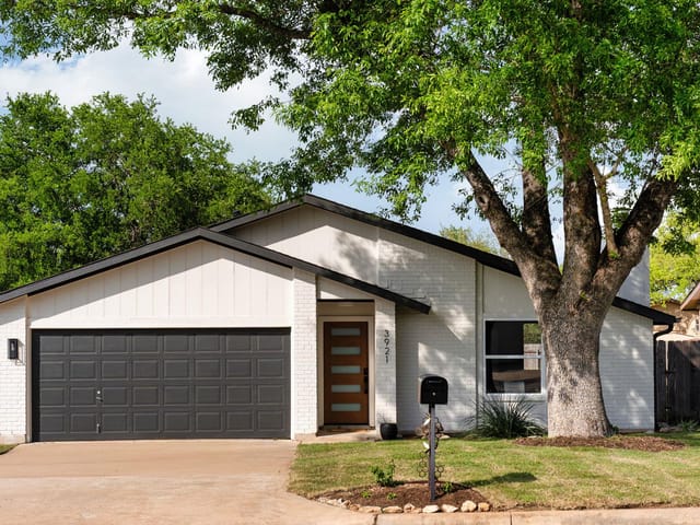 3921 Leafield Dr