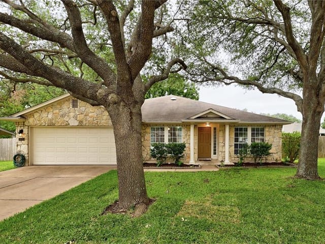 3921 Licorice Ln
