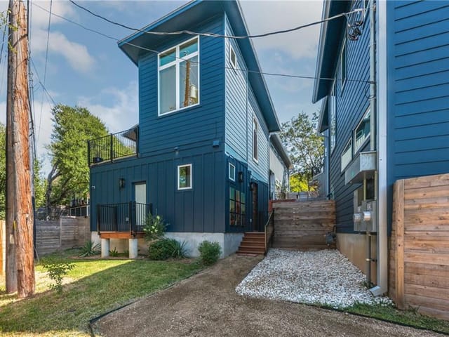 3923 E 16th St Unit #B