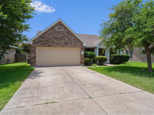 3924 Links LN