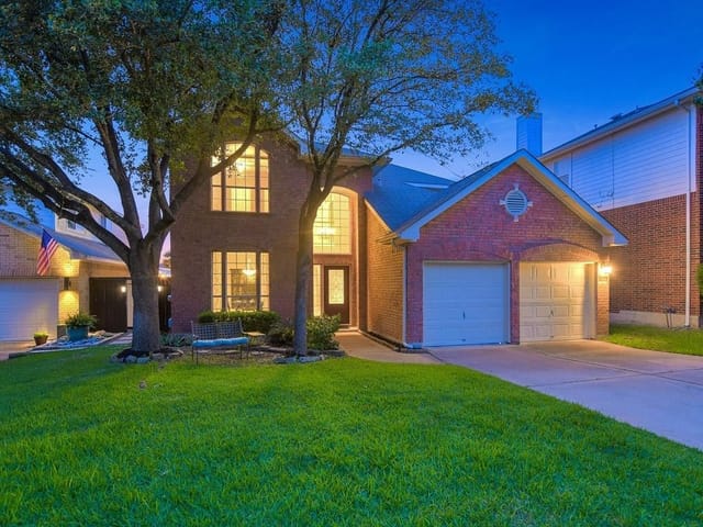 3925 Canyon Glen Cir