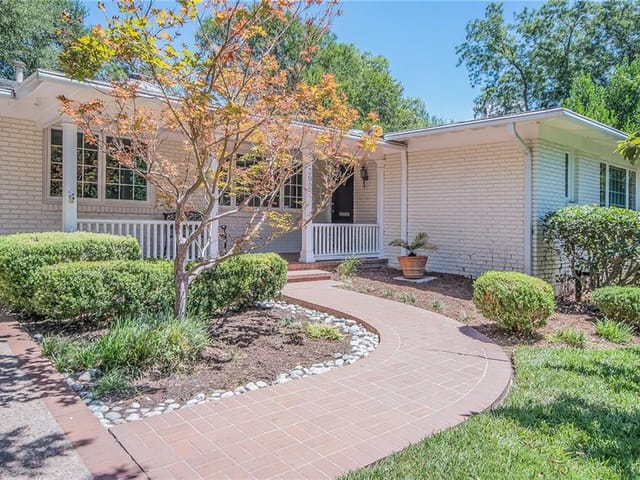 3927 Balcones Dr