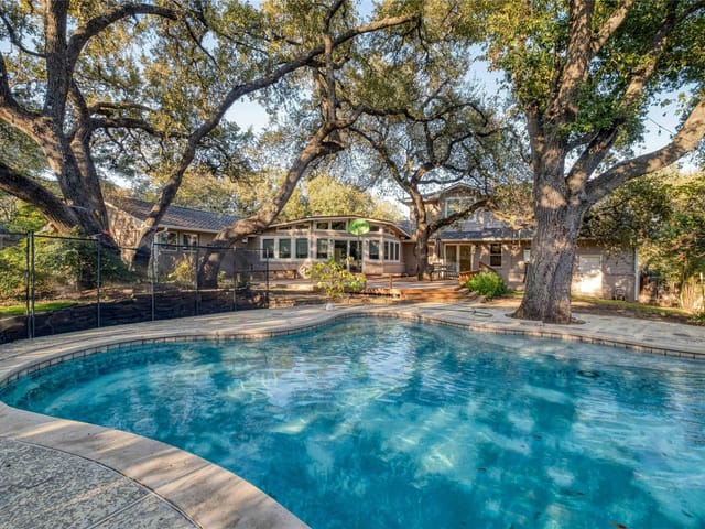3927 Knollwood DR - front exterior - Luxury home in Northwest Hills Sec 13, Austin, TX
