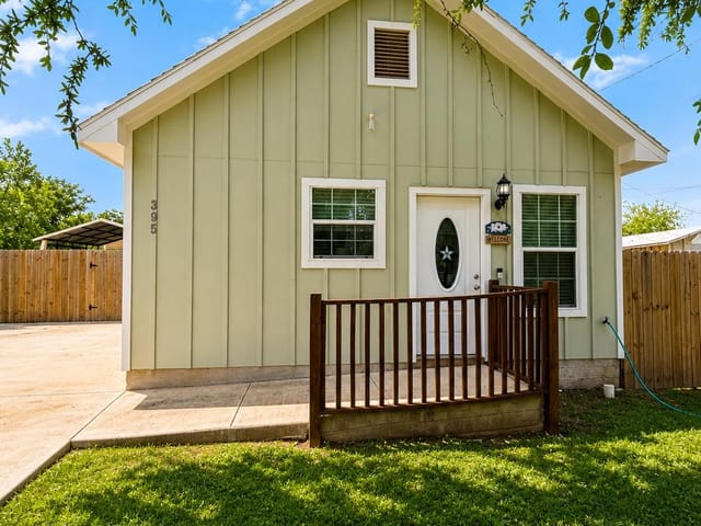 395 Willow Ave