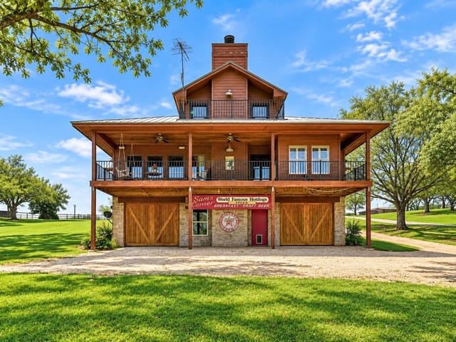 398 Redbird LN