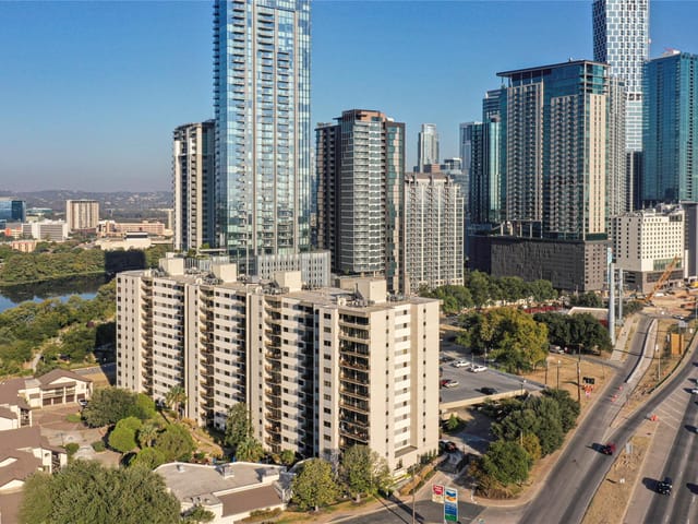 40 N Interstate 35 Highway Unit #6C1