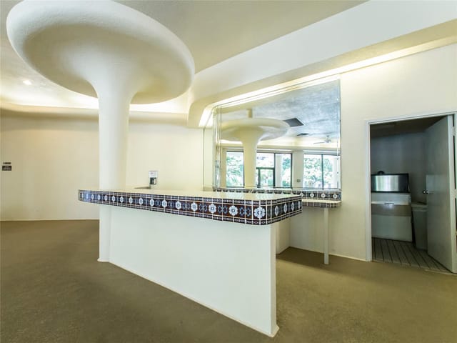 40 N Interstate 35 Highway Unit #8C4