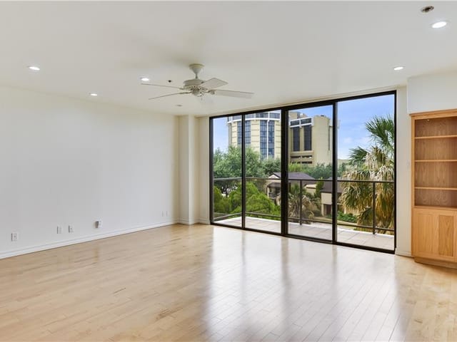 40 N Interstate 35 Hwy Unit #4B4