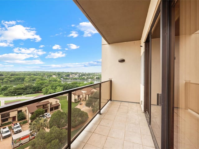 40 N Interstate 35 Highway Unit #8C4