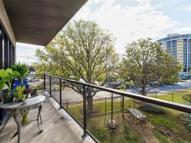 40 N Interstate Hwy 35 Unit #3D4