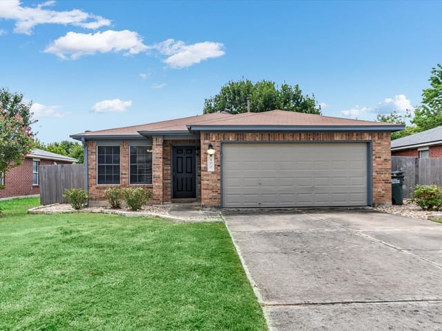 400 Ashbury DR