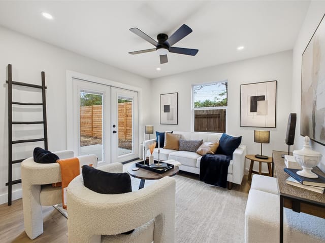 400 Chippendale Ave