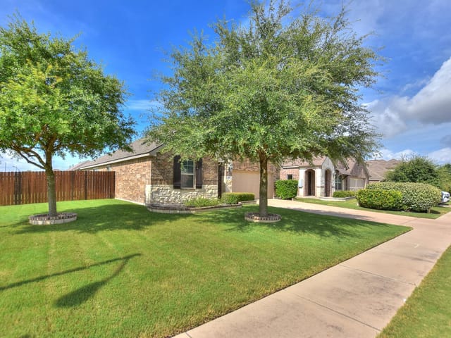 400 Farm Creek DR
