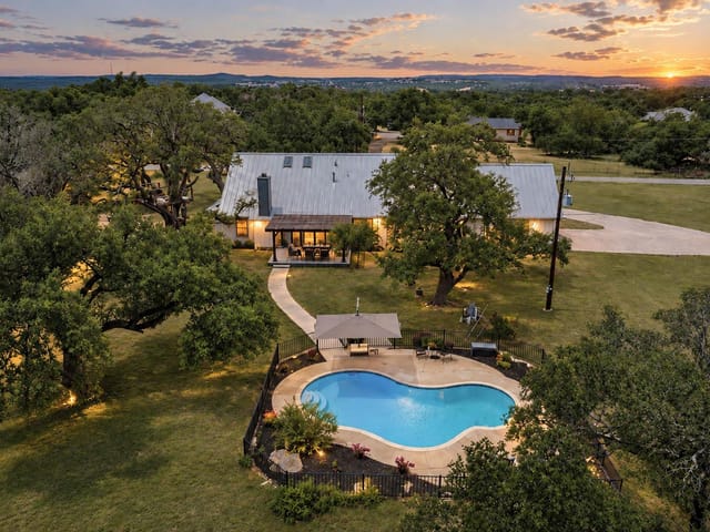 400 Oak Springs DR