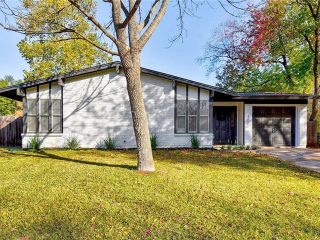 400 Ramble Ln