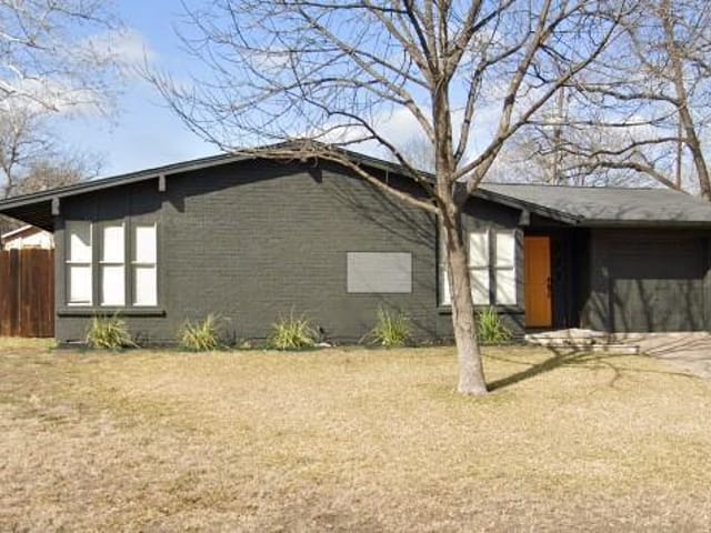 400 Ramble LN