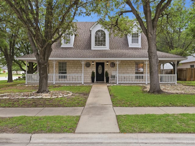 400 Split Oak DR