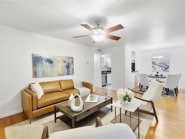 400 W 35th St Unit #101