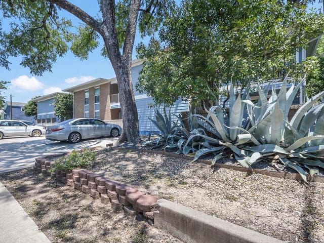 400 W 35th. ST Unit #103