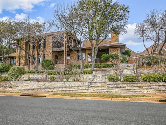 4000 Belmont Park DR