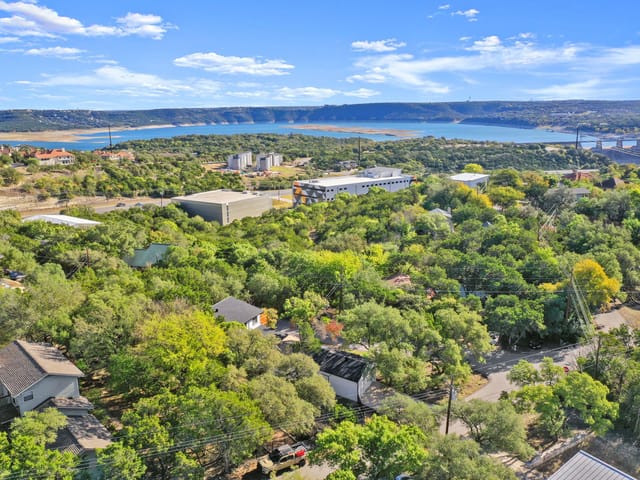 4000 Highland DR