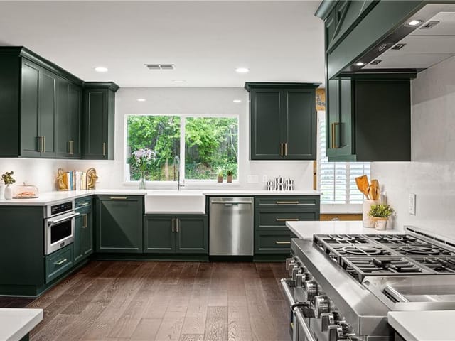 4000 Silverspring Dr