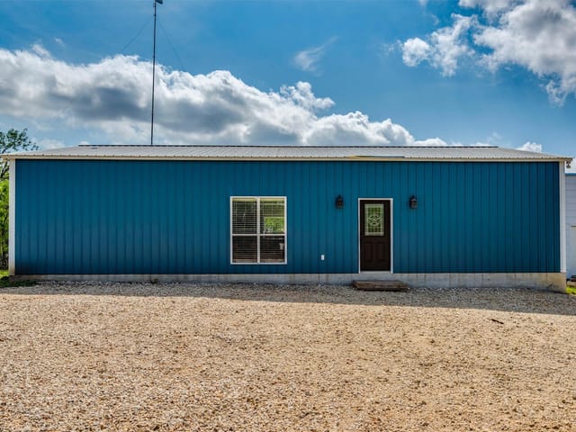4001 Barth Rd
