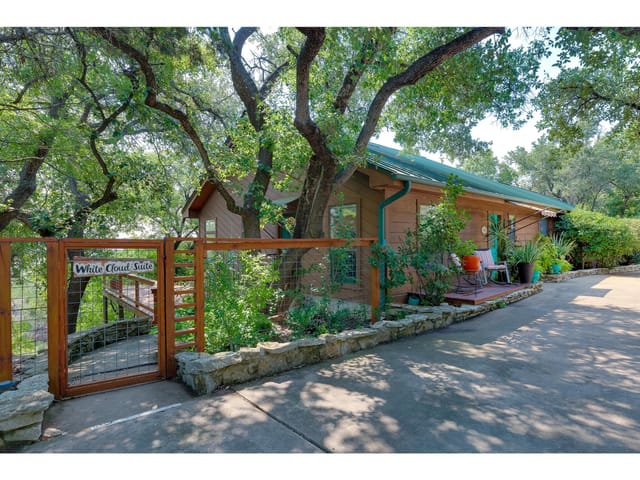 4001 Highland Dr