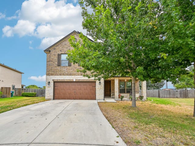 4002 Kings Canyon DR