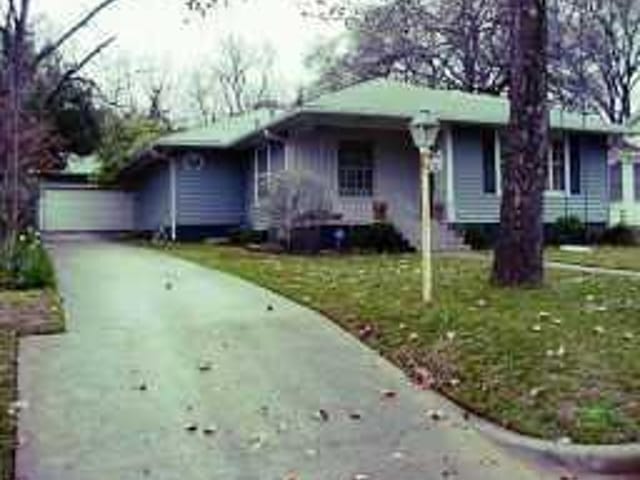 4002 RIDGELEA DR
