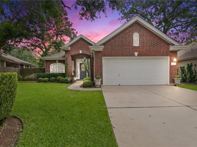 4003 Travis Country Cir
