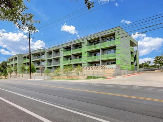 4004 Banister LN Unit #101