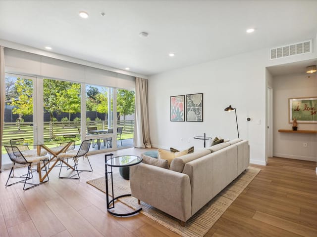 4004 Banister LN Unit #115