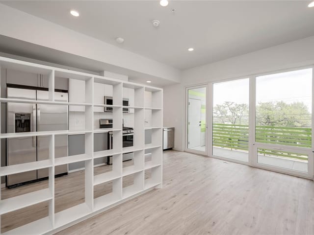 4004 Banister LN Unit #201