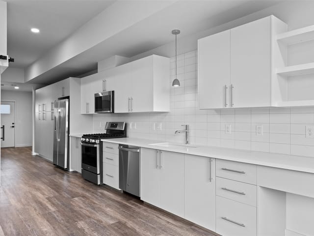 4004 Banister LN Unit #203