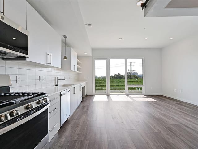 4004 Banister LN Unit #303