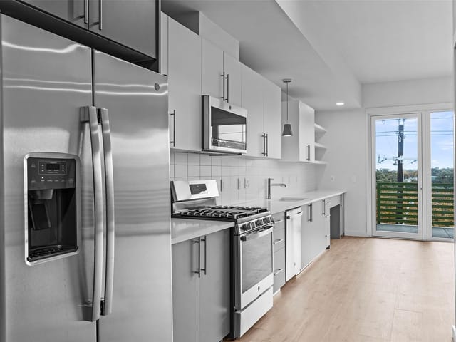 4004 Banister LN Unit #309