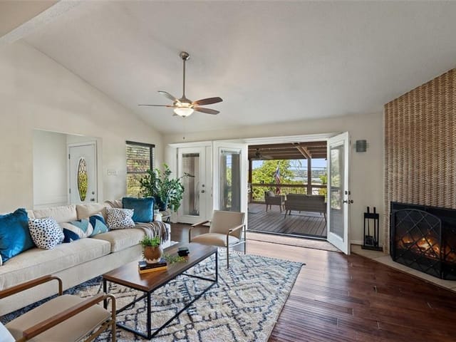4004 Highland Dr